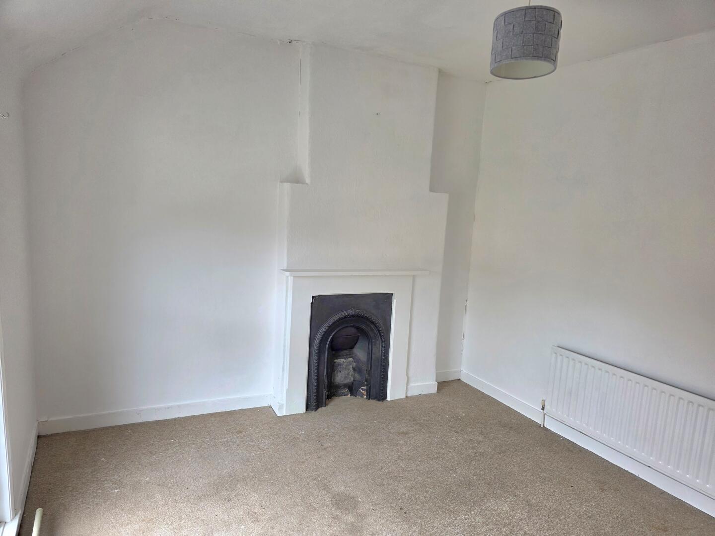 3 bed property in Camp Road, Freshwater